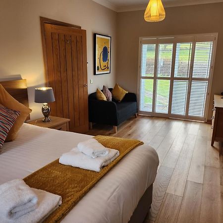 Auchendennan Farm Self Catering Cottages 巴洛赫 外观 照片