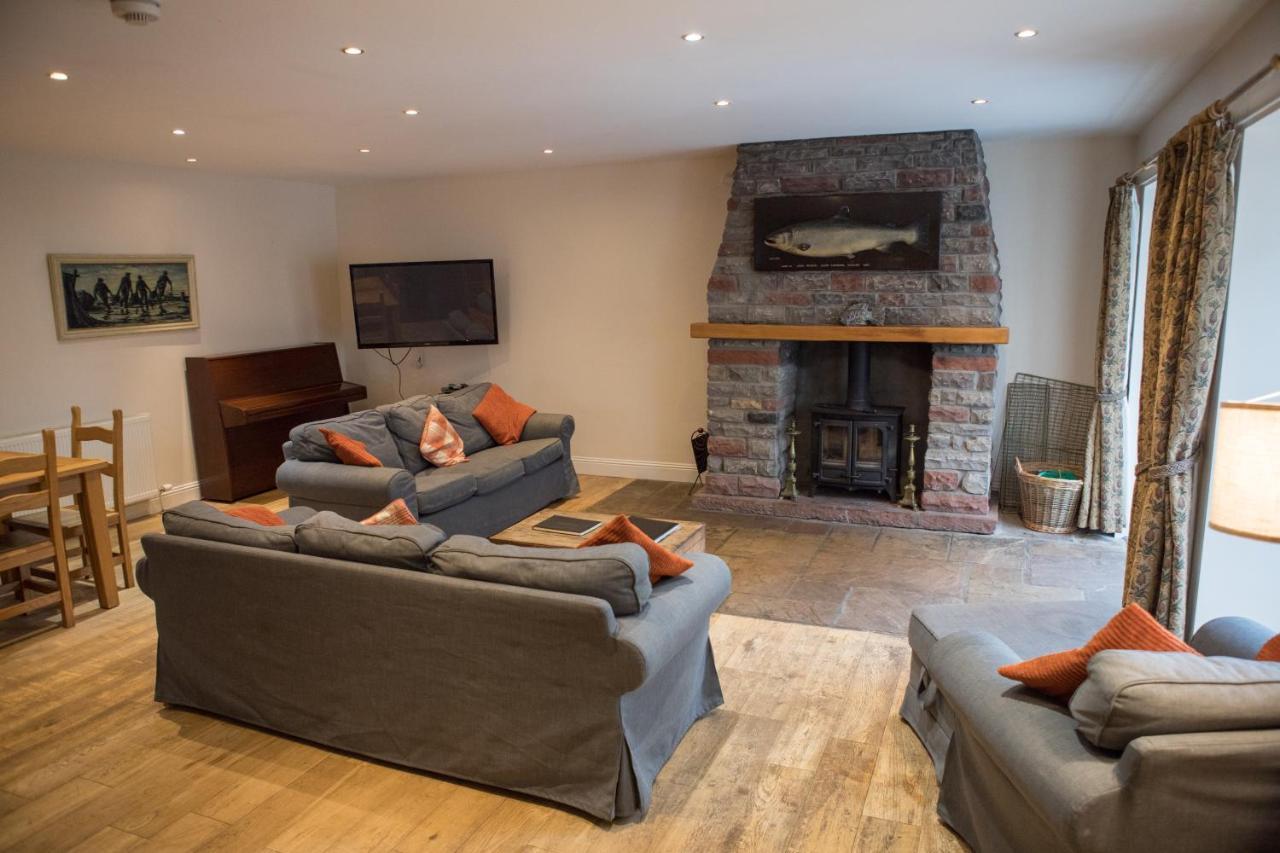 Auchendennan Farm Self Catering Cottages 巴洛赫 外观 照片