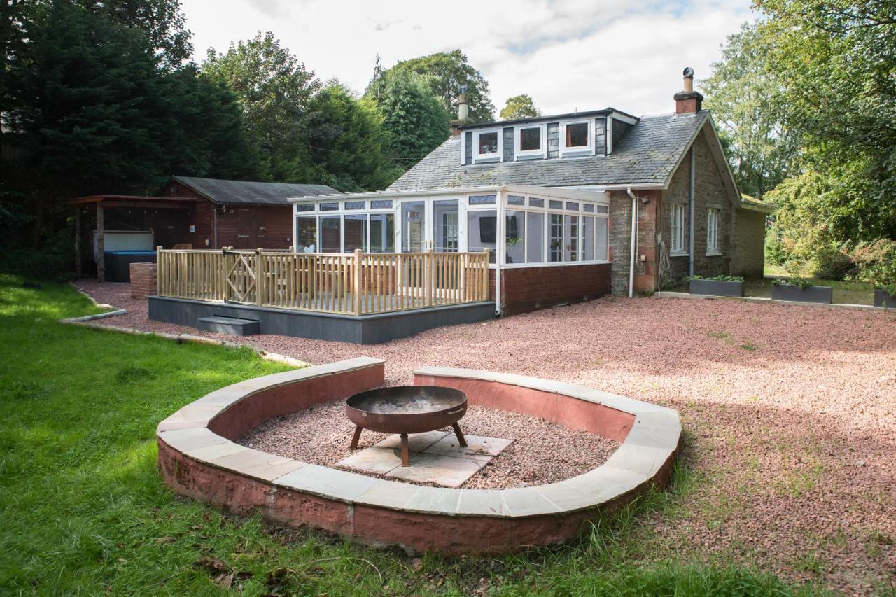Auchendennan Farm Self Catering Cottages 巴洛赫 外观 照片