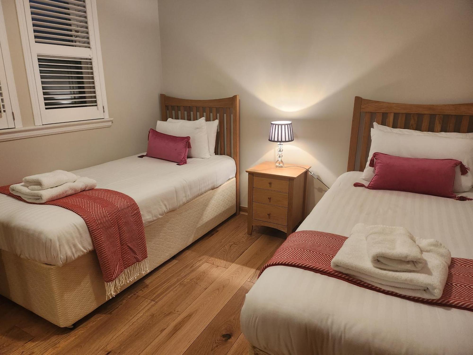 Auchendennan Farm Self Catering Cottages 巴洛赫 外观 照片