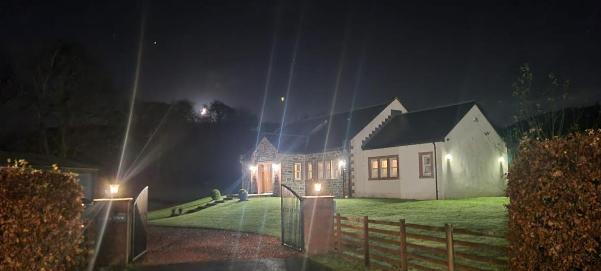 Auchendennan Farm Self Catering Cottages 巴洛赫 外观 照片
