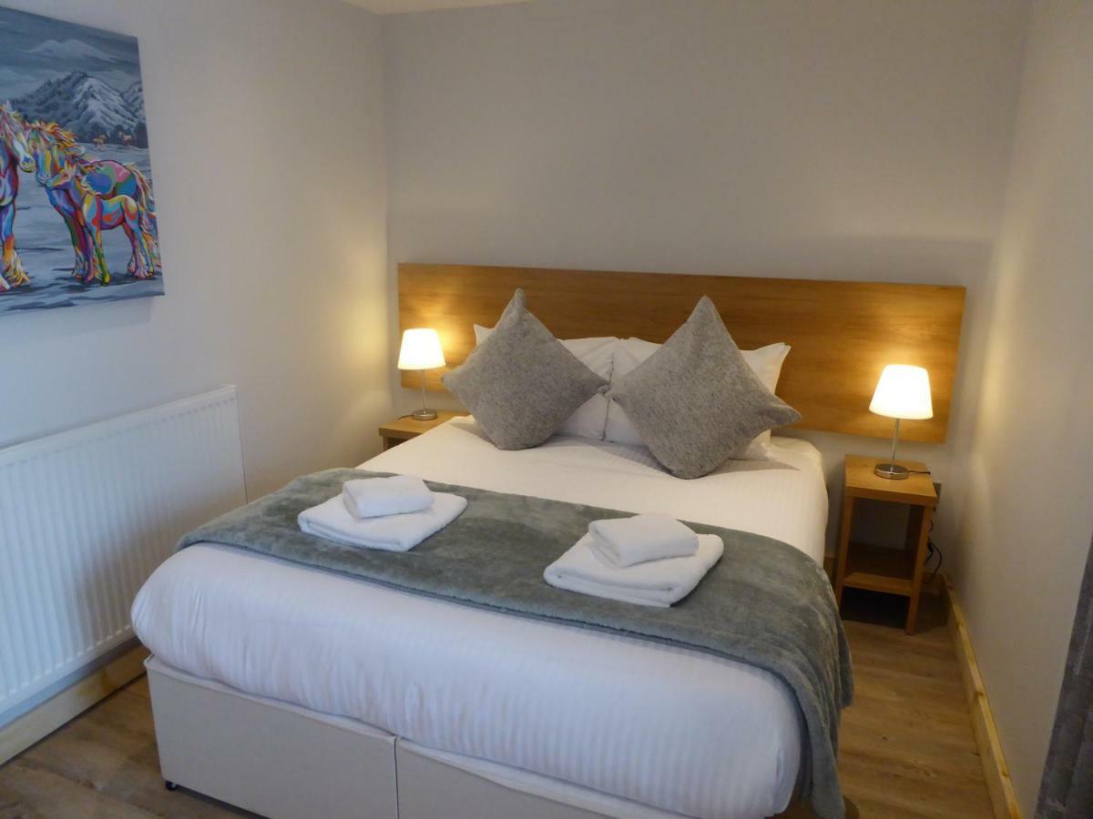 Auchendennan Farm Self Catering Cottages 巴洛赫 外观 照片