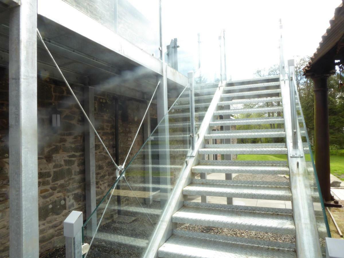 Auchendennan Farm Self Catering Cottages 巴洛赫 外观 照片