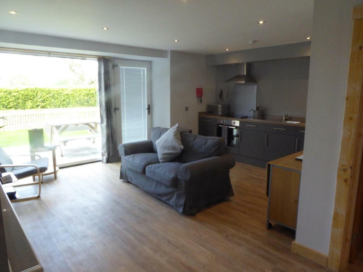 Auchendennan Farm Self Catering Cottages 巴洛赫 外观 照片